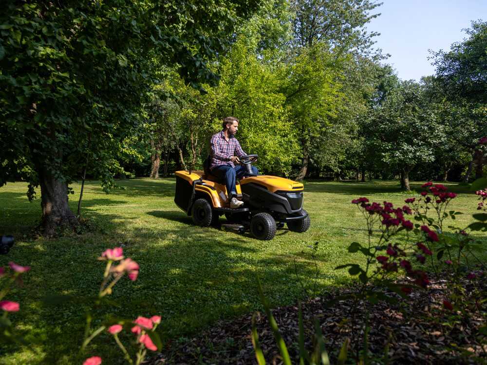 Stiga Estate 598e - Kit Tracteur tondeuse avec 1 module de batterie ePower Pro de 56V40Ah - Bac de ramassage et mulching - GAILLAC JARDINAGE Stiga Estate 598e - Kit Tracteur tondeuse avec 1 module de batterie ePower Pro de 56V/40Ah - Bac de ramassage et mulching